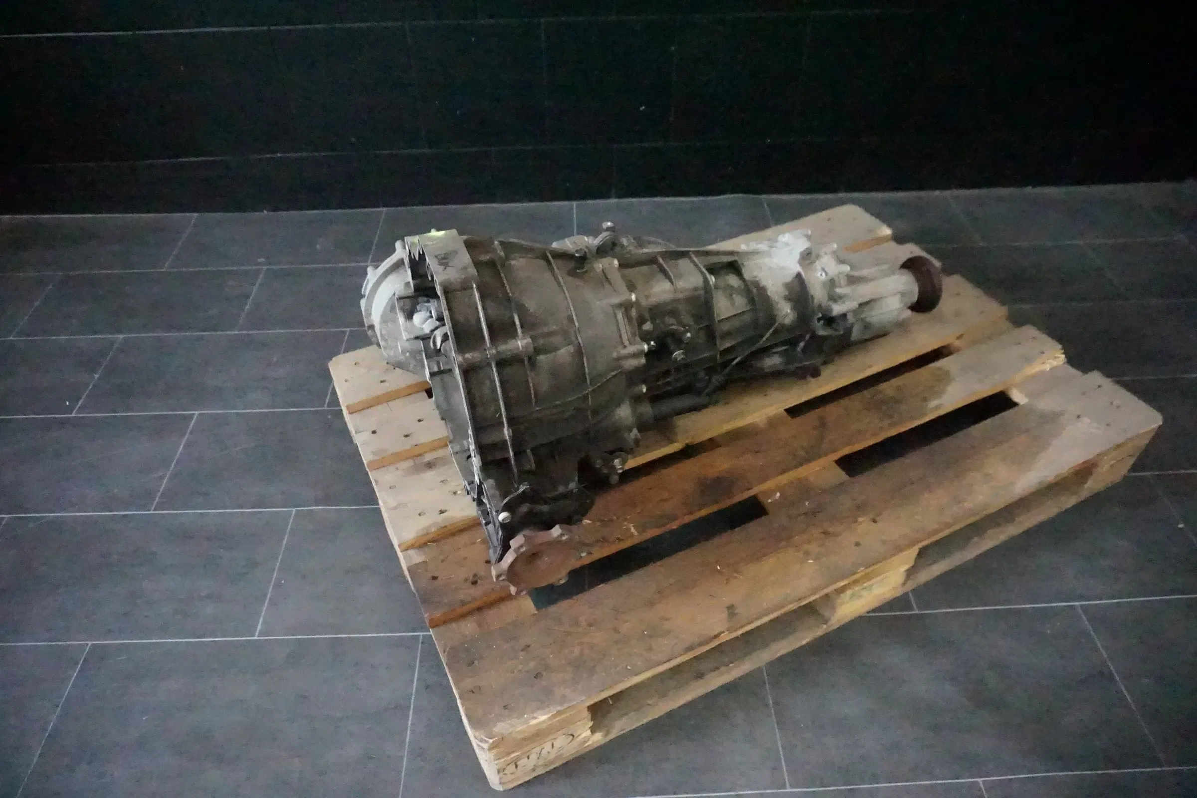 Original Audi Schaltgetriebe Getriebe LLX 6 Gang A4 B8 8K 3,2 FSI Quattro 152Tkm - Bild 1