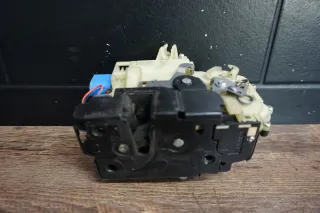 Volkswagen VW T5 Türschloss Türverriegelung vorne rechts 3B1837016CC - Bild 4