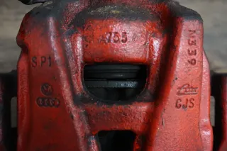 Audi A4 8K2 B8 2,0 TDI Bremssättel vorne links 755 - Bild 5