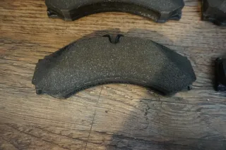 OE MB Bremsbeläge Vorne Hinten Links Rechts Satz Pad a0004237110 - Bild 10