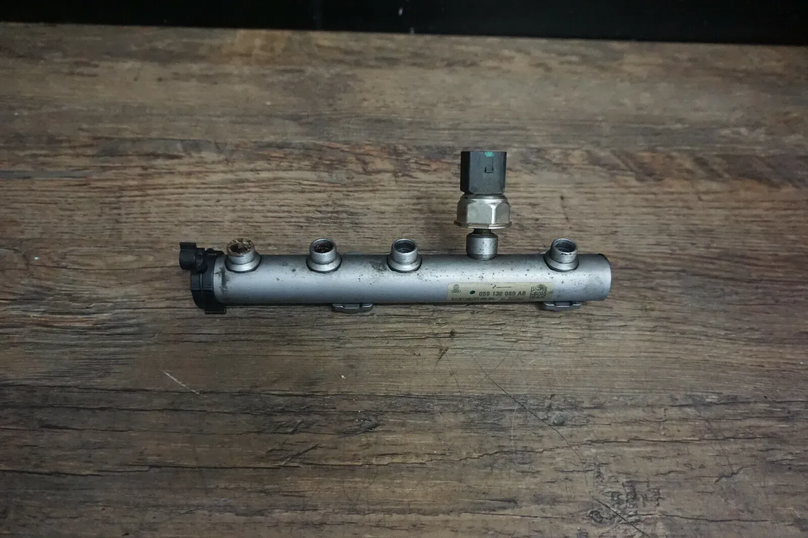 Audi VW 3,0 TDI Einspritzleiste Druckregler Kraftstoffverteiler 059130090AB - Bild 1