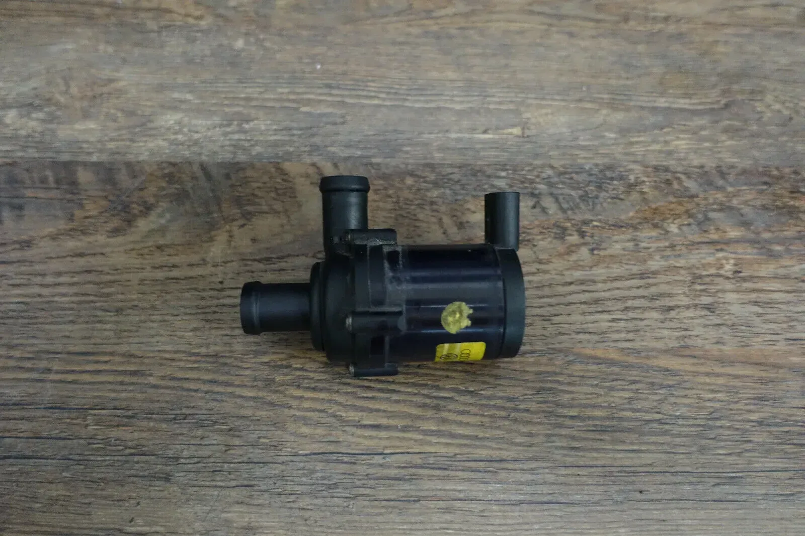 Audi A6 A7 4G Q7 4L VW Amarok Zusatzkühlmittelpumpe 7L0965561L Wasserpumpe - Bild 1