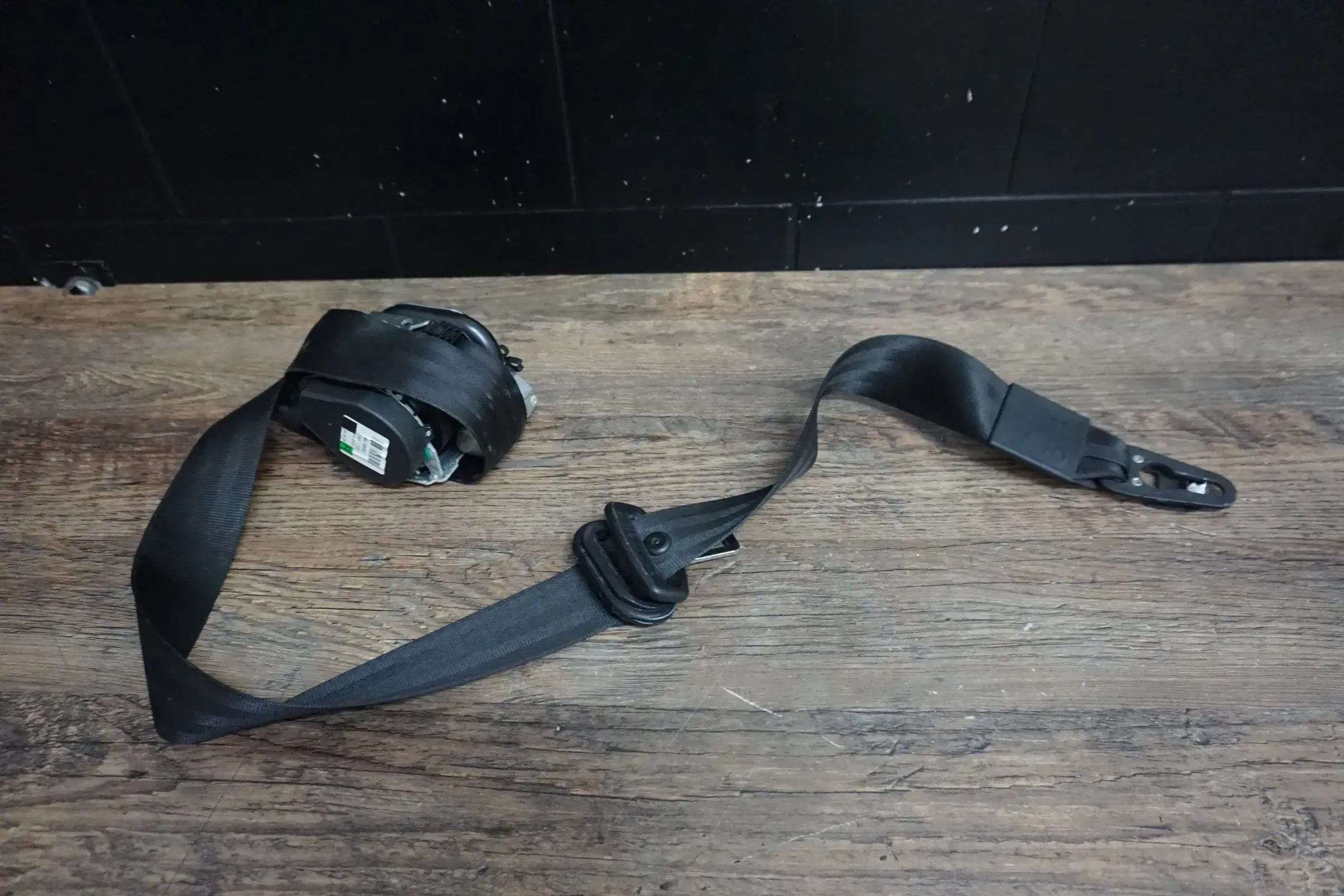 Audi A6 4F Sicherheitsgurt vorne rechts 4F0857706 Gurtstraffer SCHWARZ Orig. - Bild 1