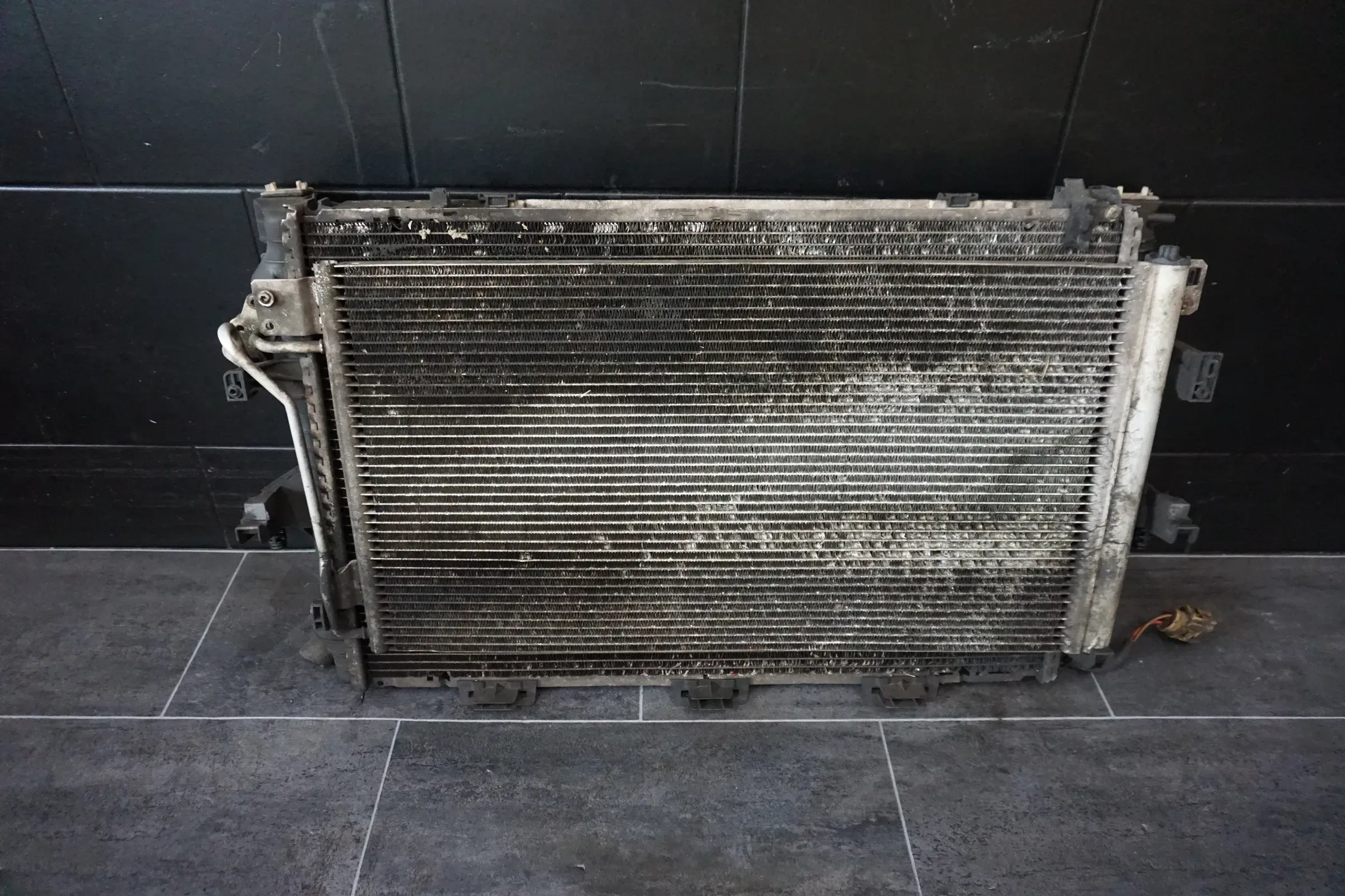 VW T5 Multivan 2.5TDI 131PS Kühlerpaket Frontmaske Wasserkühler 7H0121201CN BNZ - Bild 1