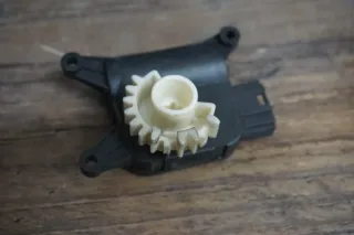 VW Audi Seat Skoda Stellmotor Klimaanlage Heizung Gebläsekasten 1K0907511D - Bild 2
