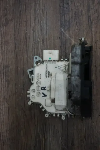 Original Audi A4 A5 A8 Q3 Q5 Türschloss Tür Schloss vorne rechts 8J1837016C - Bild 1