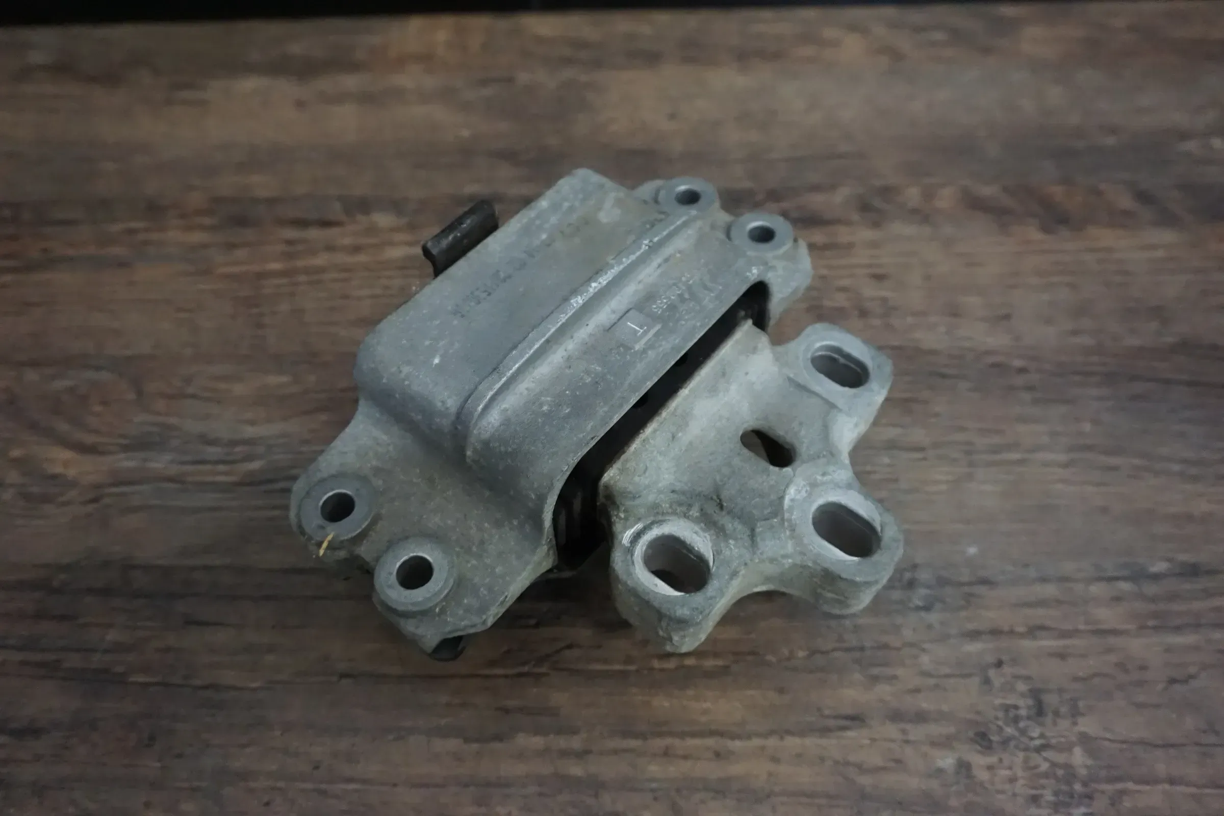 VW Seat Skoda Audi Getriebelager 1K0199555T Getriebehalter Links 6 Gang - Bild 1