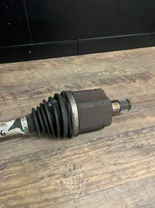 VW T5 T6 2,0TDI ANTRIEBSWELLE GELENKWELLE DSG GETRIEBE VORNE LINKS 7E0407271L - Bild 2
