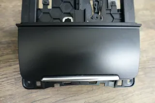 8K0857951C Aschenbecher Ascher Zigarettenanzünder vorn Audi A4 8K A5 8T 8F Q5 8R - Bild 3