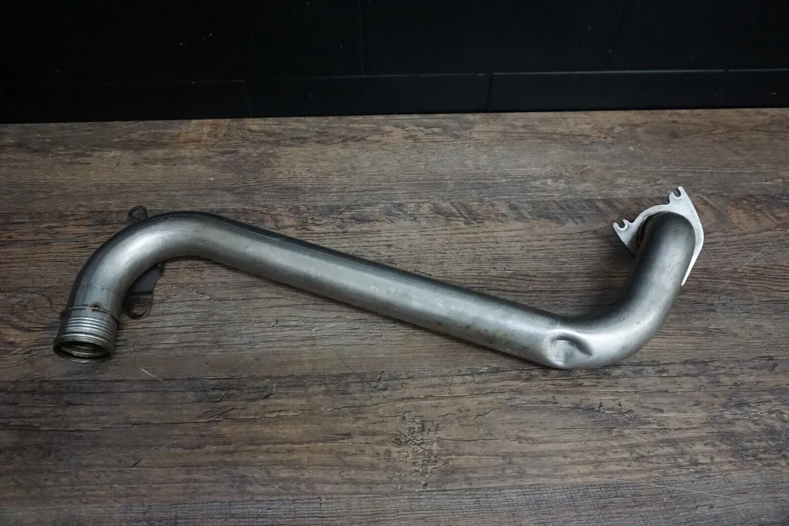 Ladeluftrohr links Audi A8 4E Druckrohr Rohr Ladeluftschlauch 057145957H - Bild 1