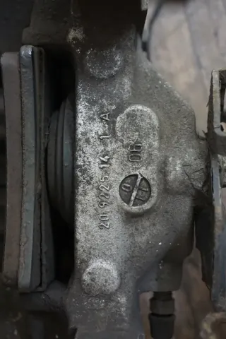 Bremssattel Rechts Hinten VW 7L Touareg 3.0 V6 TDI DPF Automatik Brembo - Bild 6