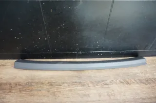 VW Golf V 5 Abdeckung Verkleidung Abschlussleiste oben hinten 1K6867617D - Bild 1