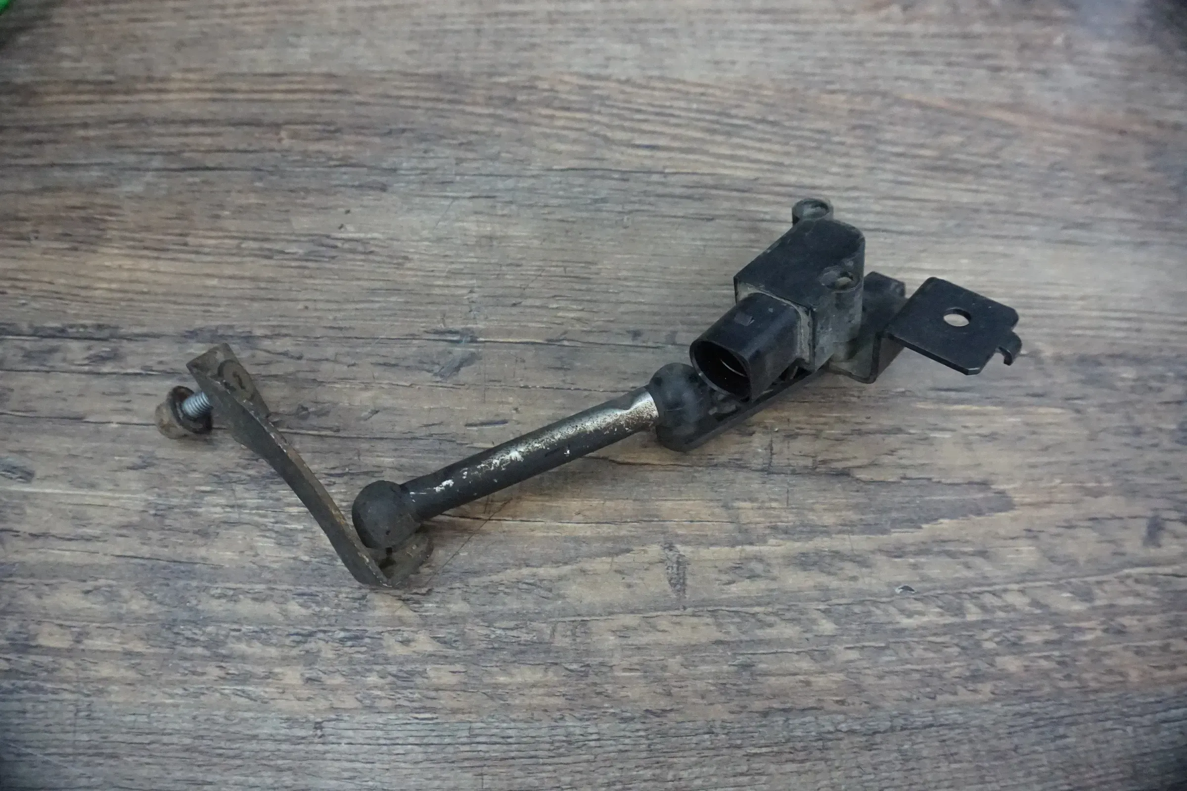 AUDI A7 Sportback 4GA, 4GF Niveausensor vorne links 1T0907503C - Bild 1
