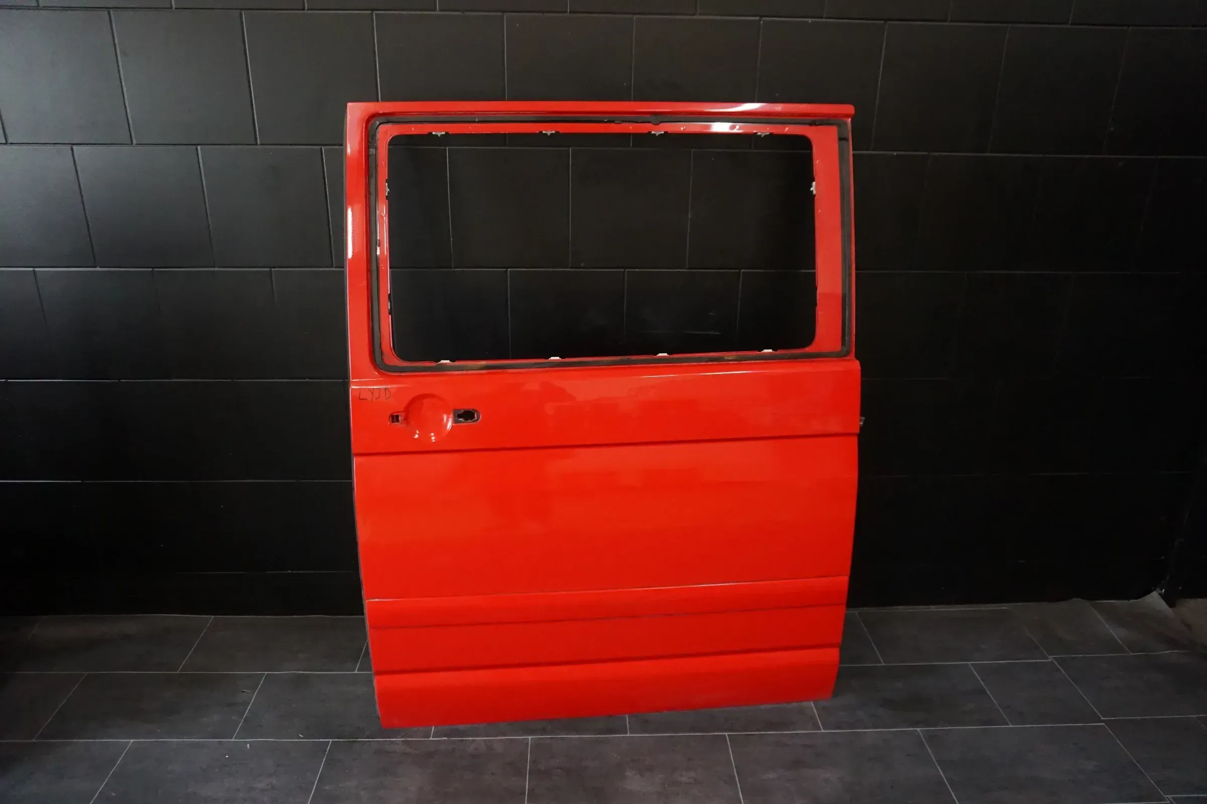 VW Transporter T5 Schiebetür Tür Links Rot Fahrertür Scheibe Fahrerseite - Bild 1