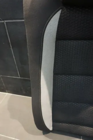 VW Golf 6 VI R Rücksitzbank Oberteil rechts oben Stoff grau schwarz titanschwarz - Bild 5