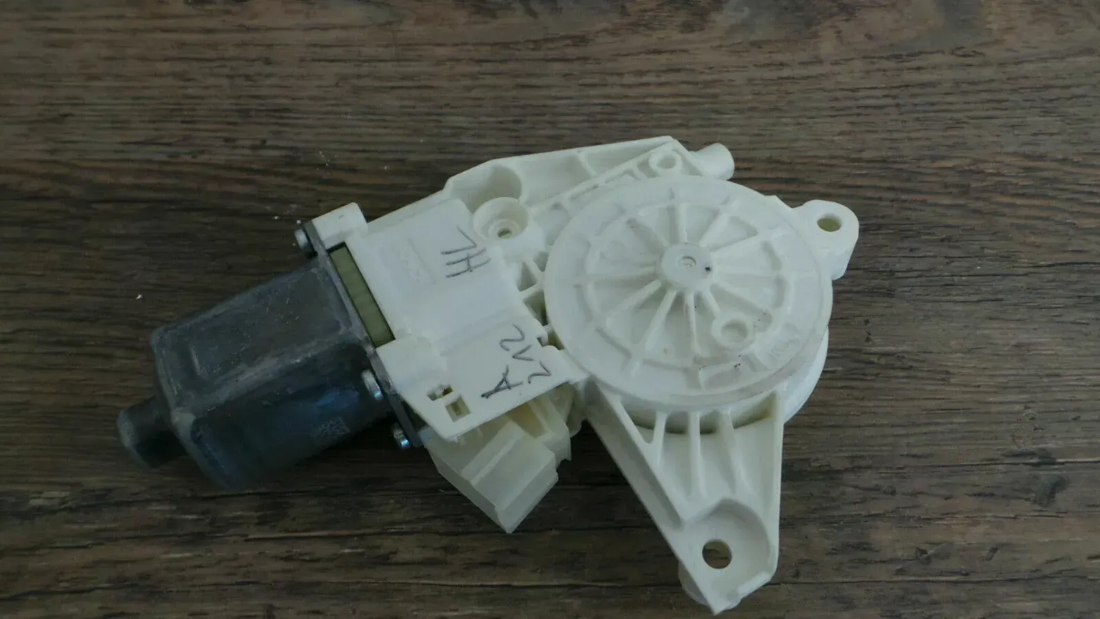 Mercedes W204 W212 Fensterhebermotor Fensterheber hinten links A2048200542 - Bild 1