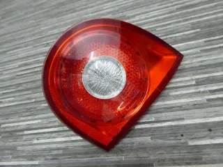 VW Golf 1K Orig. Schlussleuchte Nebelschlussleuchte rechts innen 1K6945094J - Bild 1