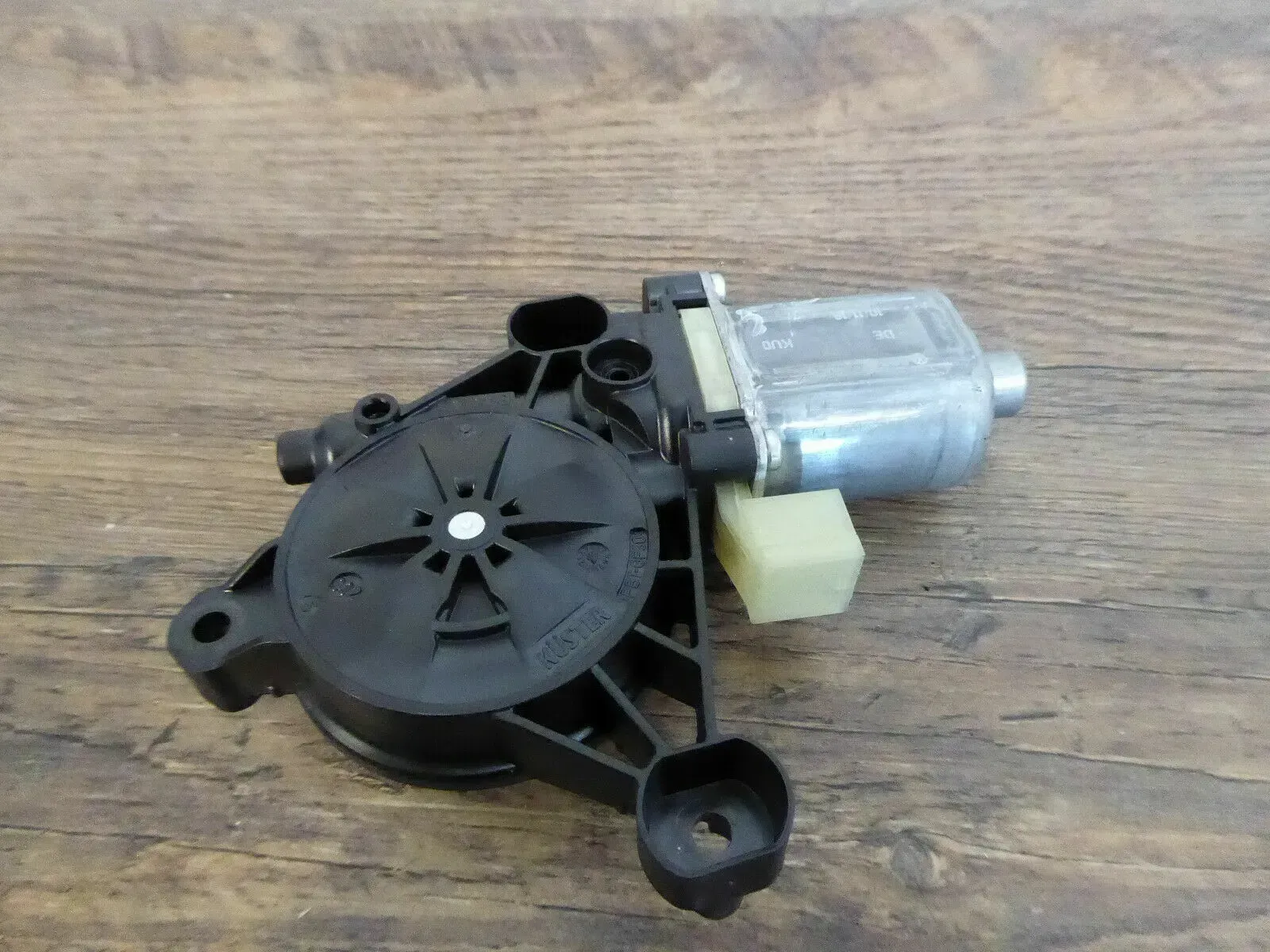 Fensterhebermotor vorne rechts 0130822716 5Q0959802B VW Golf VII 7 GTI - Bild 1