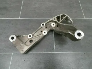 Seat Leon 1P  Getriebehalter Halter Träger Getriebe Motorhalter 1K0199117  *TOP* - Bild 1