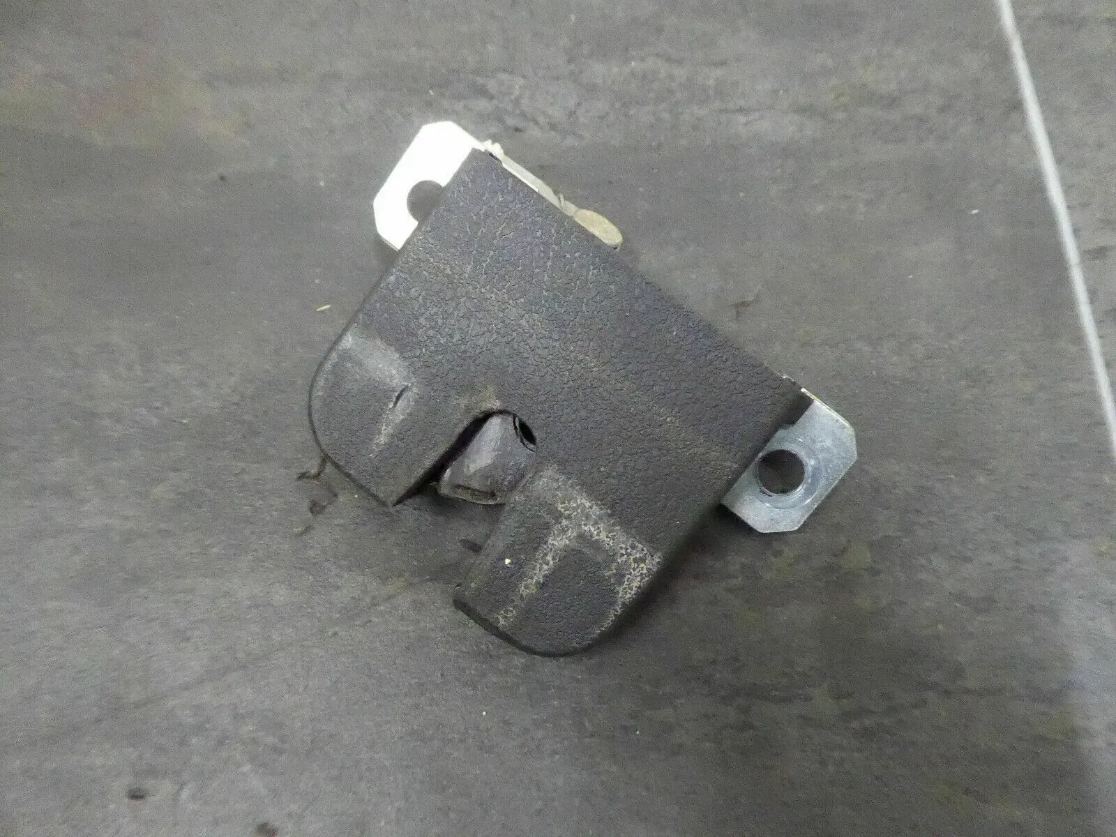 Seat Ibiza 6L Heckklappenschloss ZV Schloss Heckklappe 6L6827505A - Bild 1