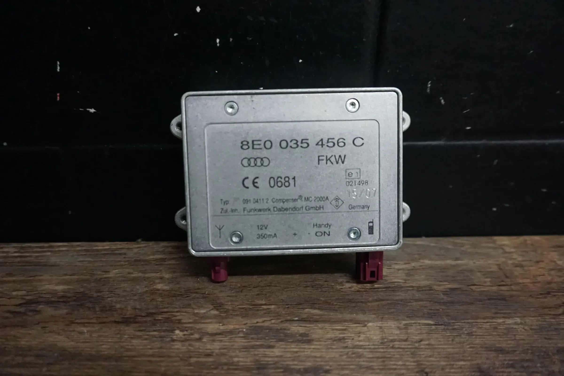 8E0035456C Original Audi A4 B6 B7 8E Verstärker Antennenverstärker Steuergerät - Bild 1
