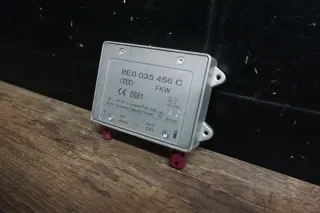 8E0035456C Original Audi A4 B6 B7 8E Verstärker Antennenverstärker Steuergerät - Bild 3