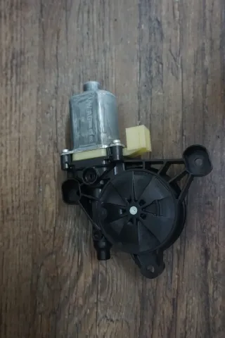 Audi Q7 4M A4 8W R8 Fensterhebermotor Fensterheber Motor links 8W0959802 - Bild 1