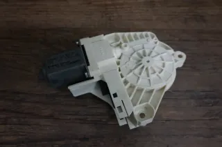 Audi Q5 8R A4 8K A5 8T A6 A7 Fensterhebermotor hinten links 8K0959811A - Bild 1