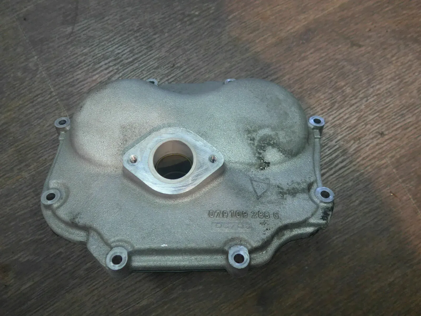 Audi A4 Limousine 8E RS4 B7 quattro Abdeckung Nockenwelle rechts 079109286G - Bild 1