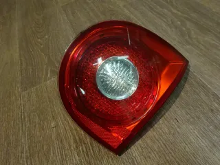 VW Golf 5 GTI Rücklicht rechts Innen Rückleuchte Heckleuchte 1K6945094J Schmutz - Bild 1