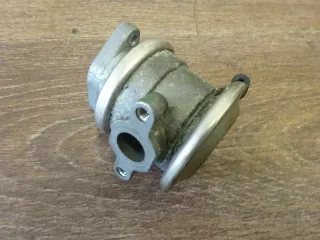 AUDI A4 8H B6 Cabrio AGR VENTIL ABGASRÜCKFÜHRUNG ABGAS rechts 078131102F - Bild 3
