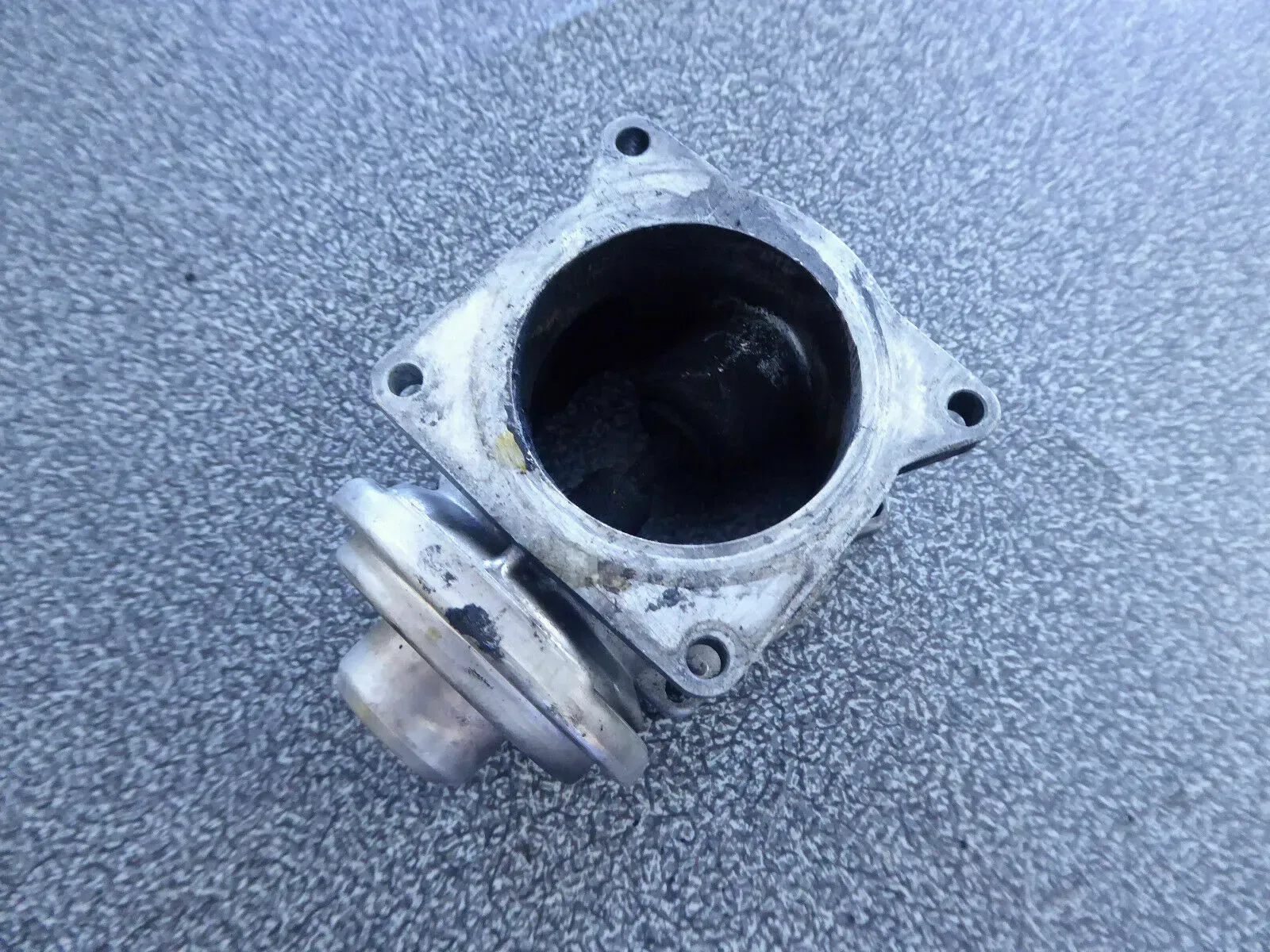 Original VW Phaeton 3D V10 5.0 TDI Abgasrückführungsventil AGR Ventil 07Z131501A - Bild 1