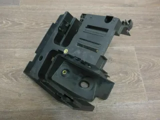 VW Golf 5 V 1K Halter Halterung Zentralelektrik Relaishalter Kasten 1K0907361B - Bild 1