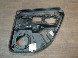 Seat Leon 1P1 Türverkleidung Verkleidung links hinten schwarz 1P0867211A - Bild 4