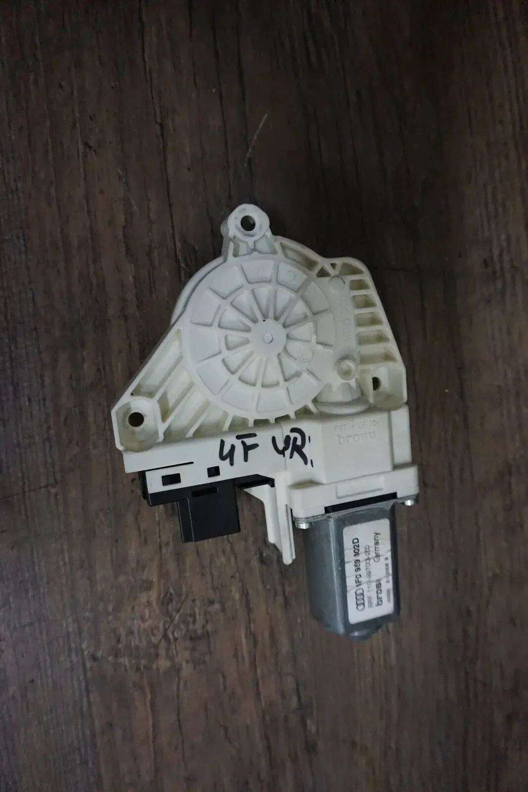Audi A6 S6 RS6 4F Fensterhebermotor Fensterheber Motor vorne rechts 4F0959802D - Bild 1