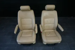 VW T5 Multivan SITZ Sitze Pilotensitze vorne links rechts Leder Beige Armlehne - Bild 1