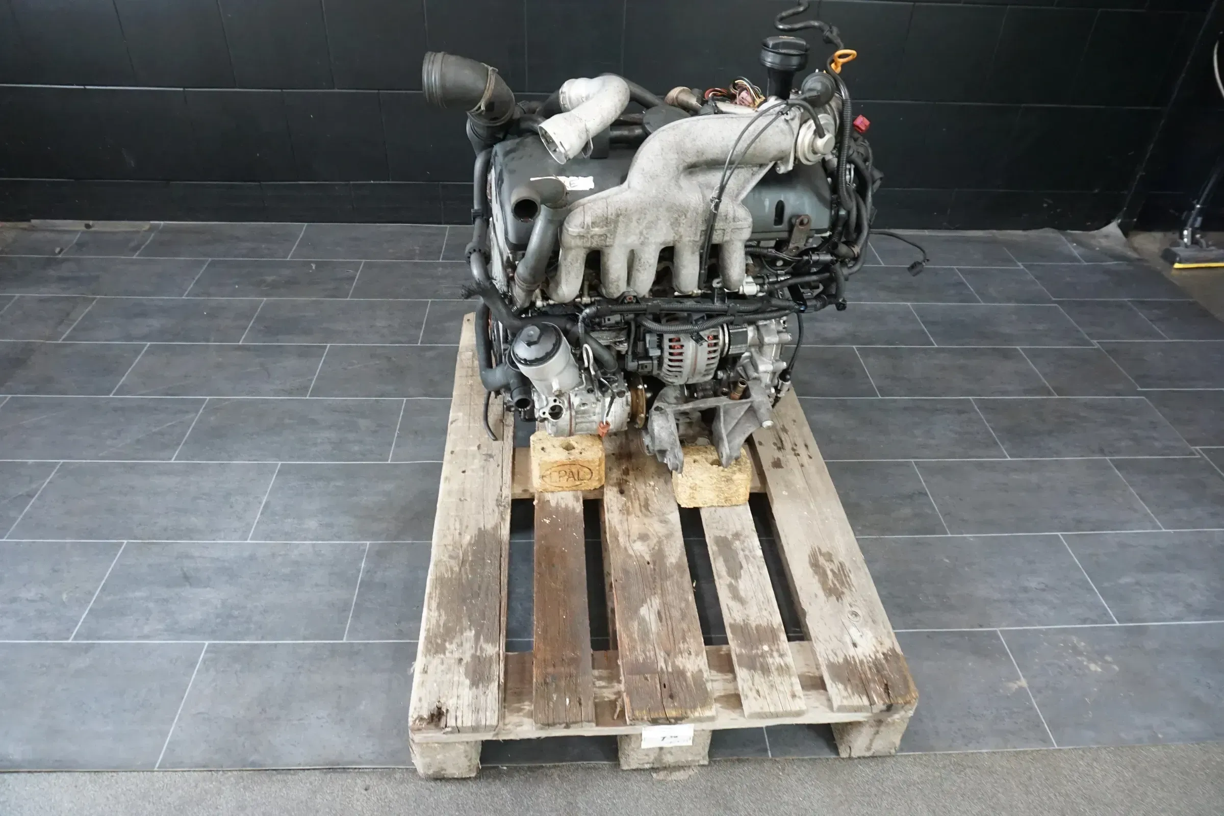 MOTOR VW T5 2.5 TDI AXD 131PS KOMPLETT Motorpaket Engine AXD 186tkm !!!! - Bild 1