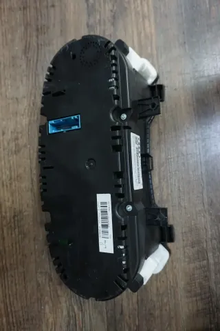 Audi A1 8X Facelift Tacho Kombiinstrument cluster TDI km/h 8XA920930B - Bild 2