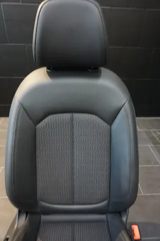 Audi A3 8V rechts Sitz Beifahrersitz Teilleder Leder Schwarz - Bild 3