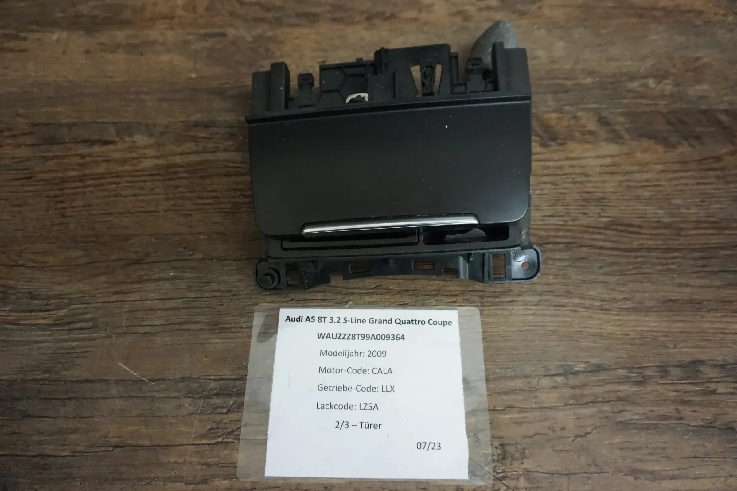 Audi A4 S4 8K A5 S5 Q5 Aschenbecher 8K0857951 Ascher Blende 12V schwarz - Bild 1