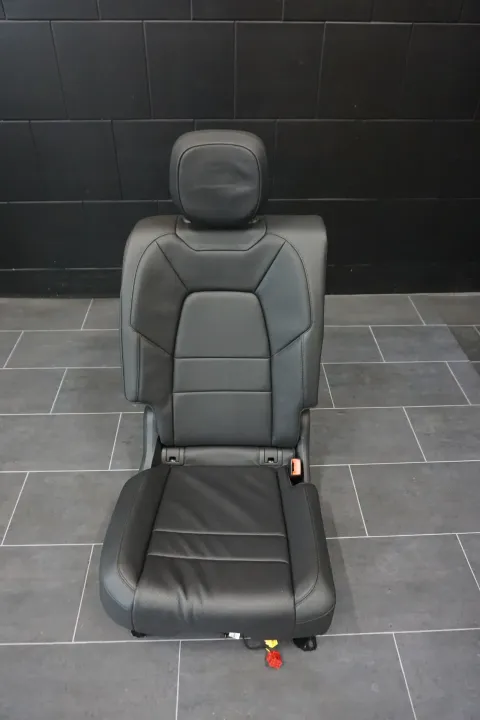 Background image for 9Y3885376B Sitzend Sitz Hinten Rechte Seite Schwarzes Leder PORSCHE Cayenne 9Y