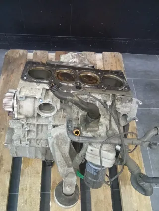 Motor VW Passat 3BG Audi A4 8E 1,6 ALZ Benzin Motor 102 PS 75kw Rumpf - Bild 2