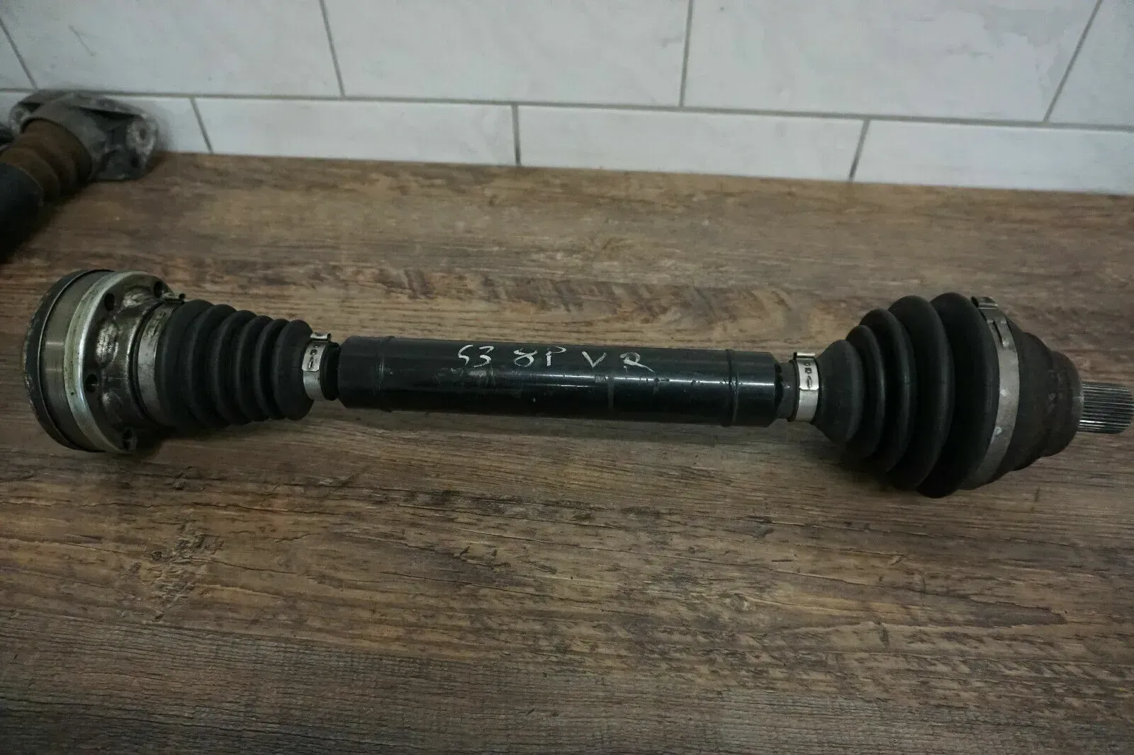ANTRIEBSWELLE VORNE LINKS + Audi S3 8P + Gelenkwelle Antrieb + 1K0407271EE - Bild 1