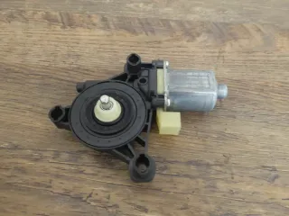 Skoda Octavia III 5E 5E5 el Fensterhebermotor vorne links 0130822717 5Q0959801B - Bild 2