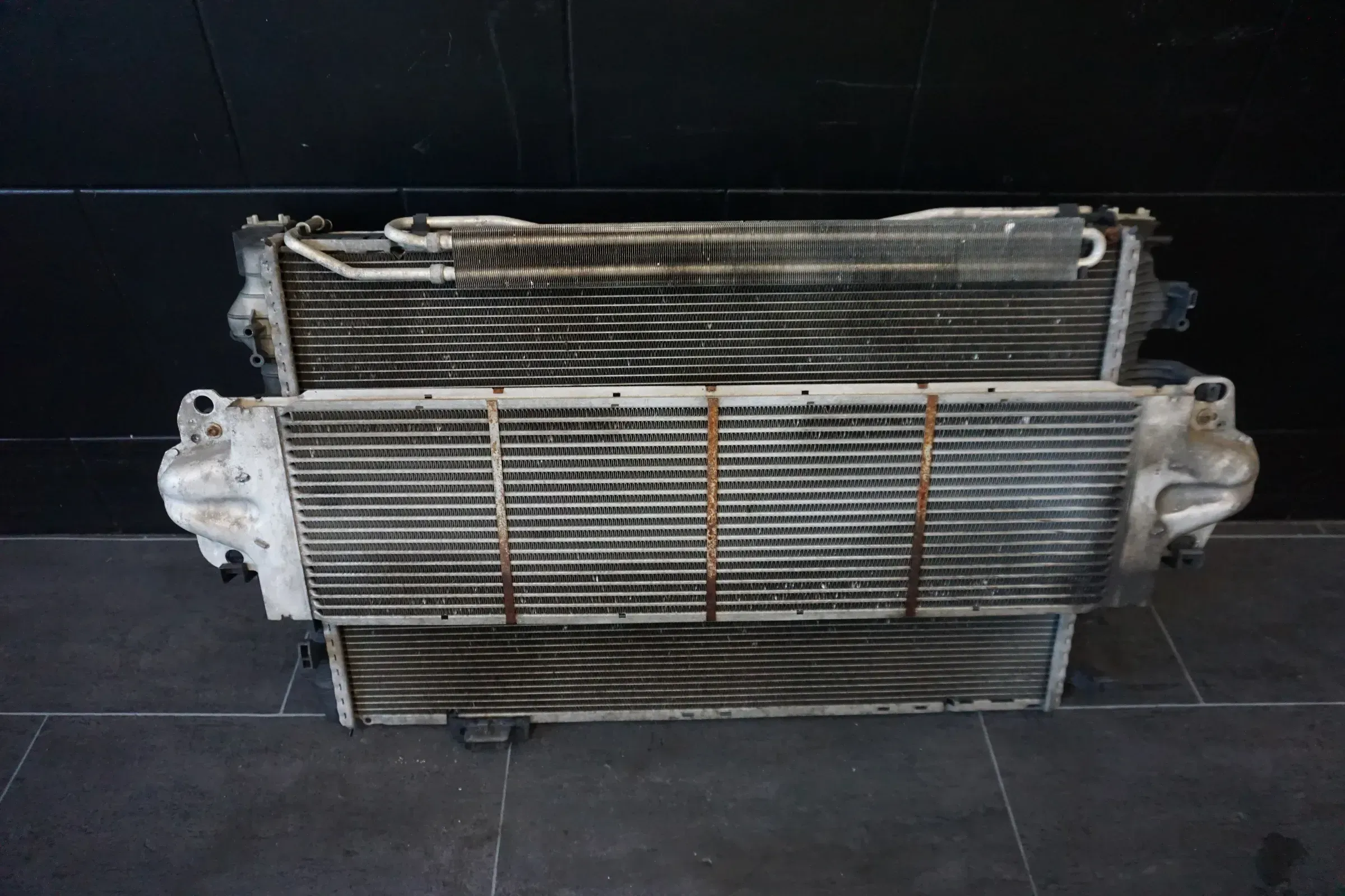 VW T5 2.5TDI Kühlerpaket Frontmaske Wasserkühler 1x Lüfter - Bild 1
