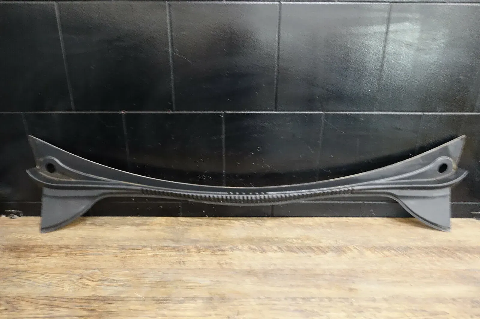 Seat Leon II 1P1 Frontscheibe Windlauf Wasserabweiser 1P0853185B - Bild 1