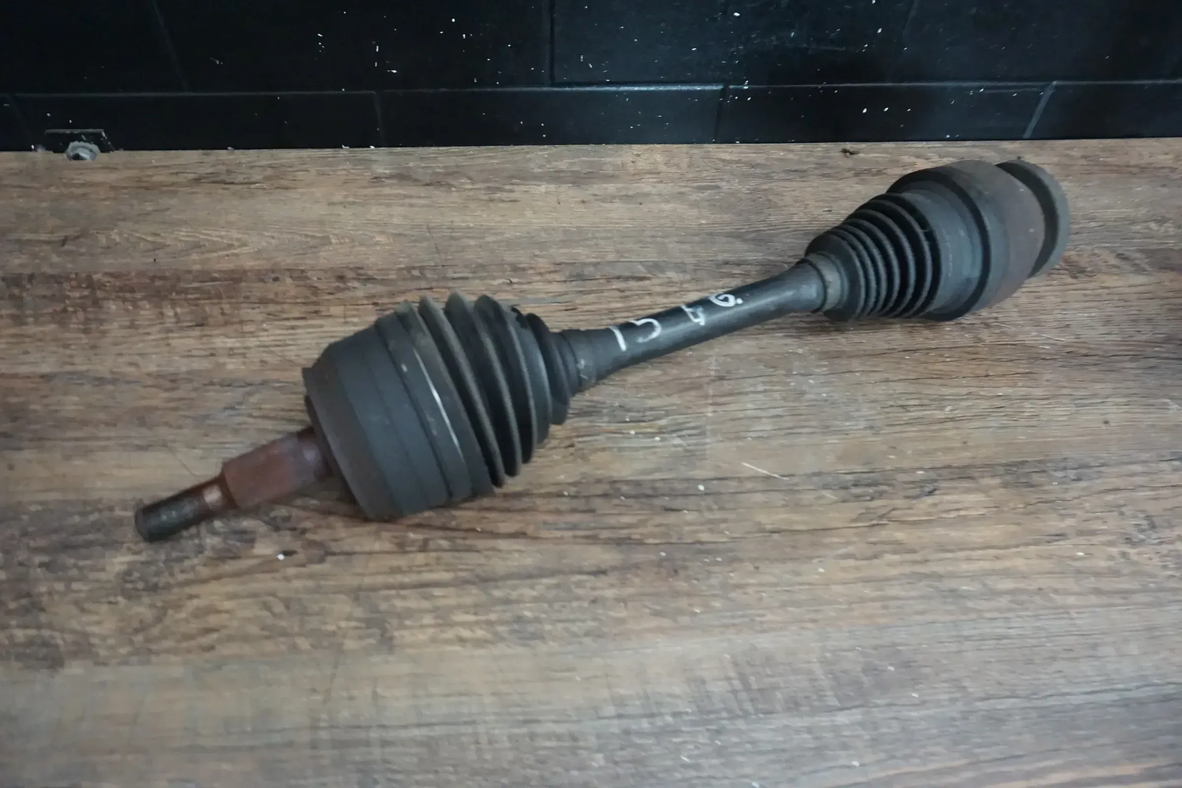 VW T5 original Antriebswelle Gelenkwelle vorn links 7H0407271AB 2.5 96kw BJ2003 - Bild 1