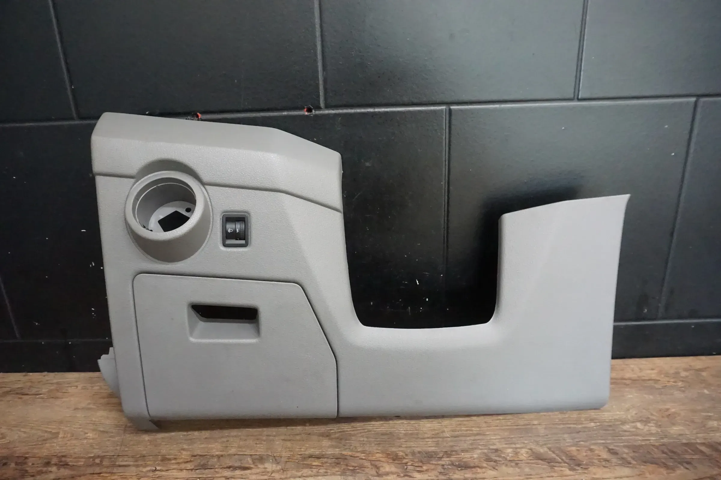 Original Volkswagen T6.1 Ablagefach Verkleidung Lichtschalter 7L1858905 - Bild 1