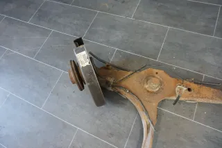 Achsschenkel VW T5 GP 2,0 TDI Radlagergehäuse hinten rechts 7H0501414D Original - Bild 4