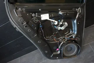 VW Touareg 7L Fensterheber hinten links 7L0839353D Türrahmen - Bild 7